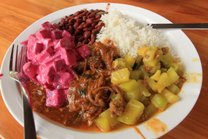 soda rustico carne en salsa casado 
 - Costa Rica
