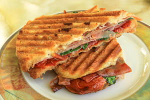 lanterna restaurant panini 
 - Costa Rica